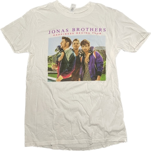 Gildan Tops - 𝅺Jonas Brothers Tour Shirt